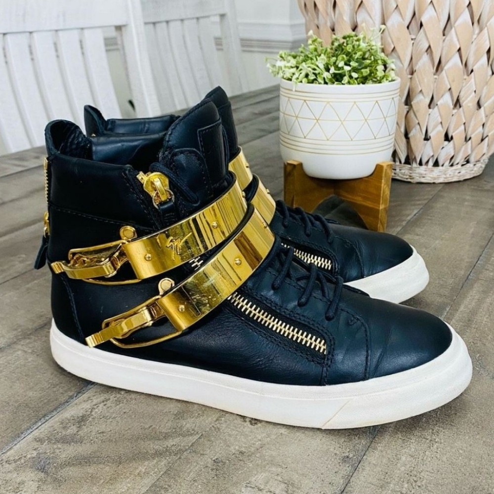 Giuseppe Zanotti Double Buckle Leather Sneaker 38